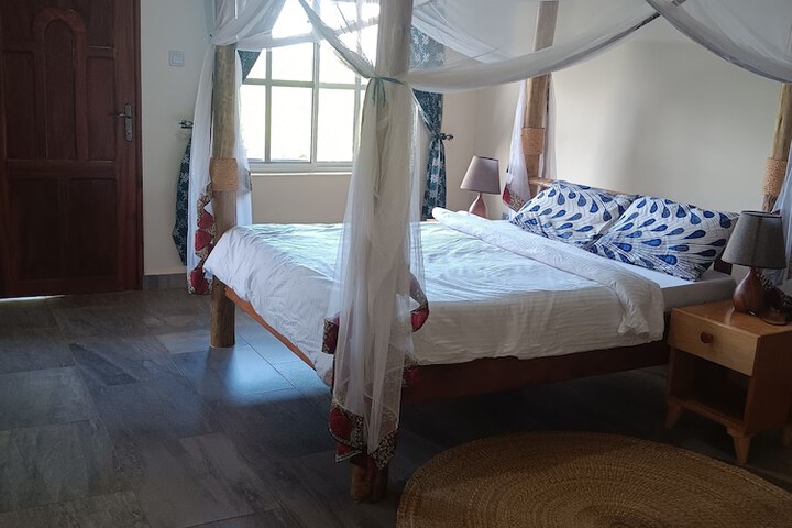 Room 2 of 31