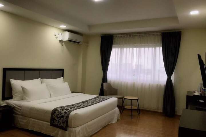 Room 4 of 22