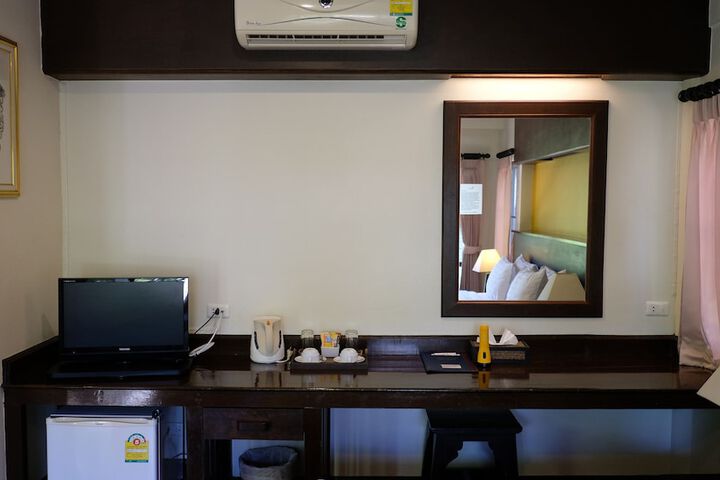 Room 22 of 37