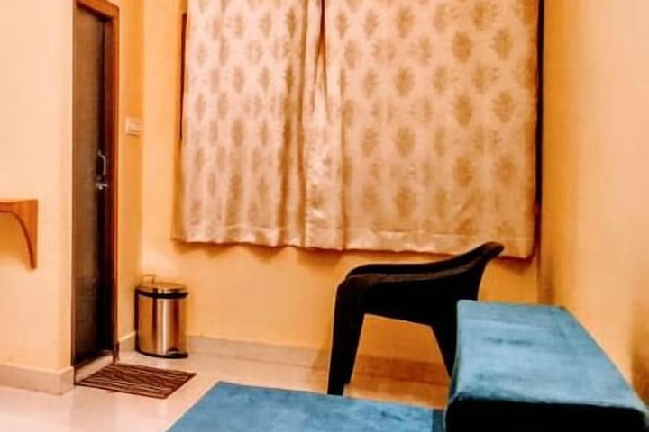 Room 5 of 16