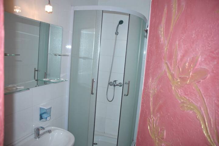 Room 35 of 41