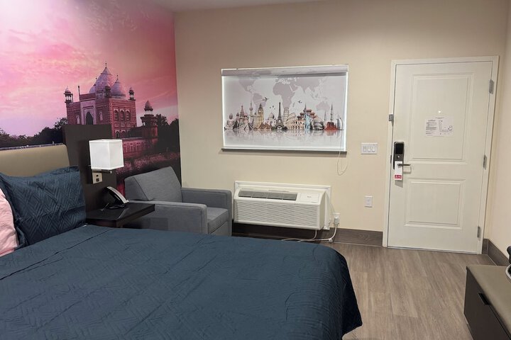 Room 9 of 26