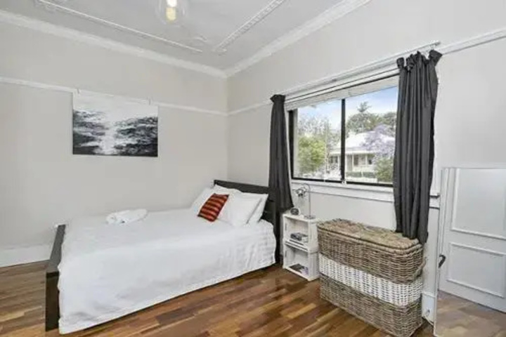 Room 2 of 6