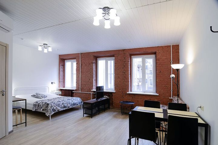 Room 4 of 140