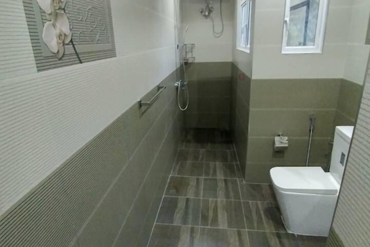 Room 9 of 10