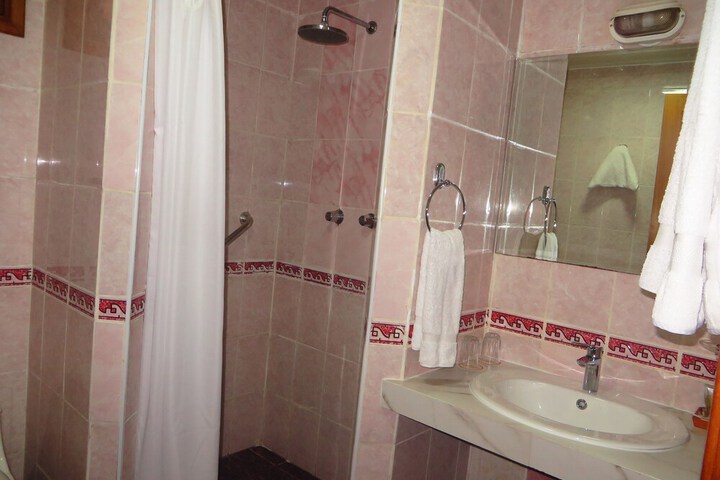 Room 34 of 132