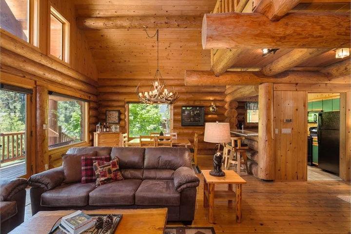 Exterior of Moosehead Lodge