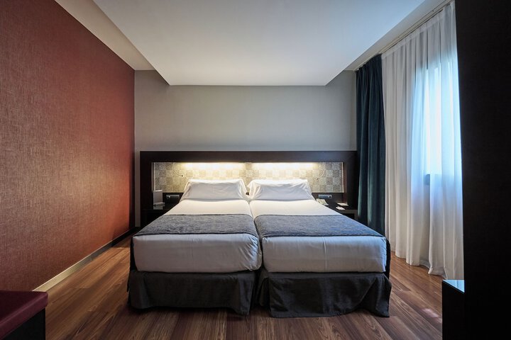 Room 10 of 62
