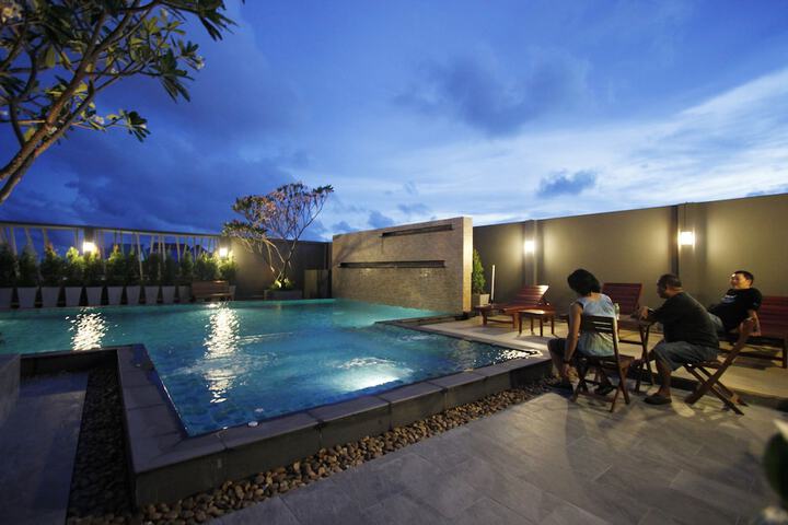 Pool Hotel