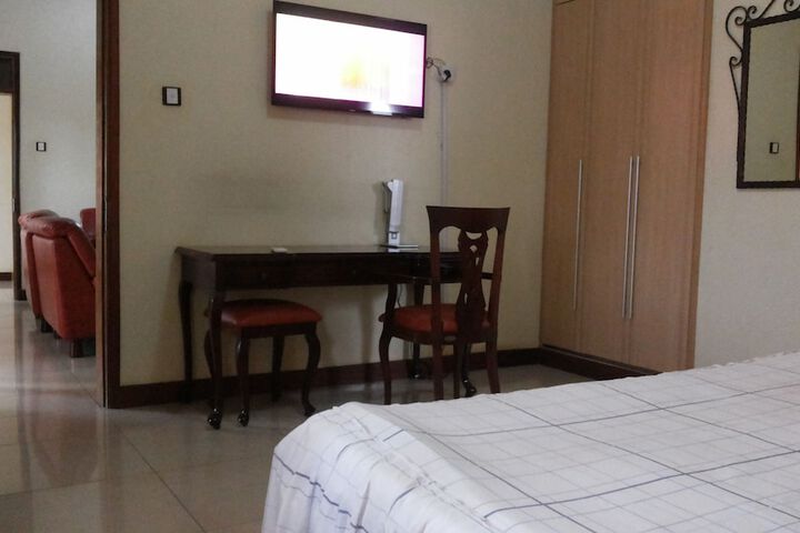 Room 28 of 72