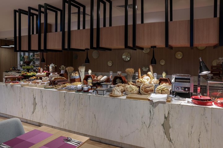 Breakfast/Coffee Service 127 of 223