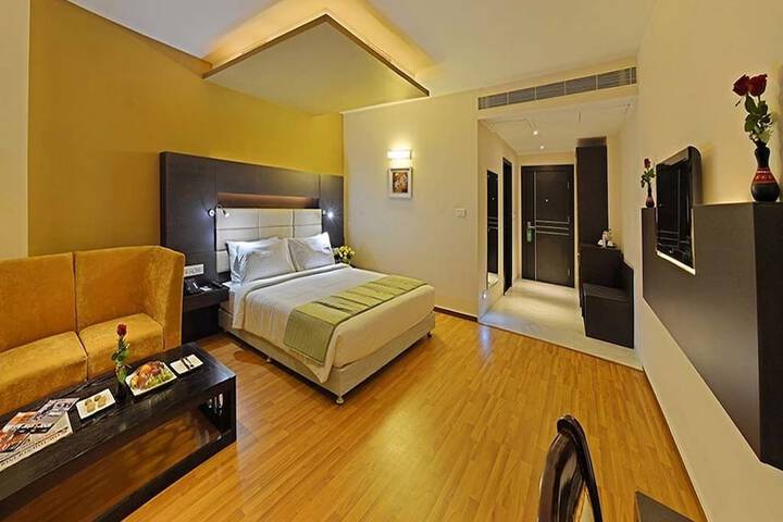 Room 10 of 34