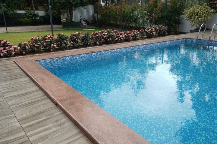 Pool 18 of 53