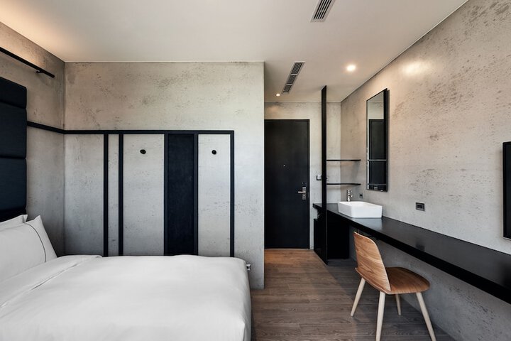 Room 15 of 57