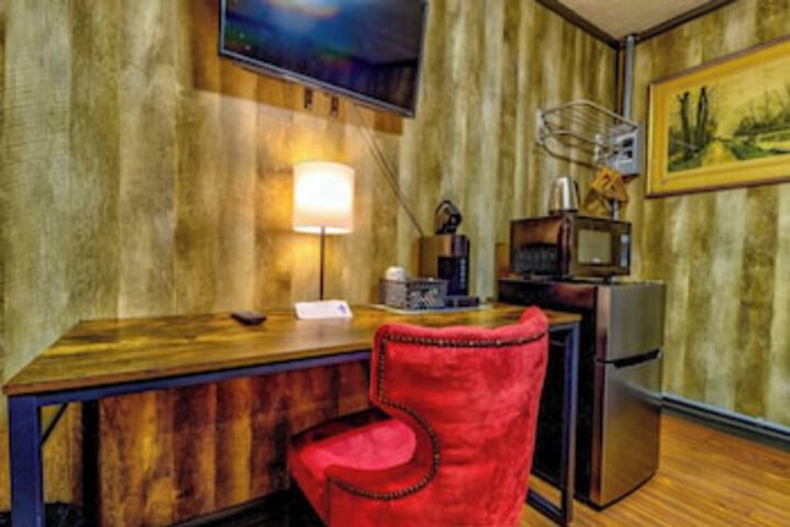 Room 106 of 204