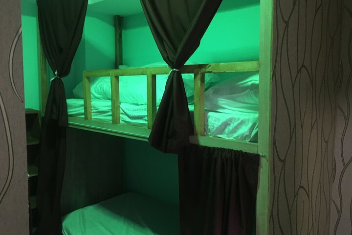 Room 4 of 11