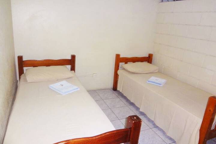 Room 3 of 32
