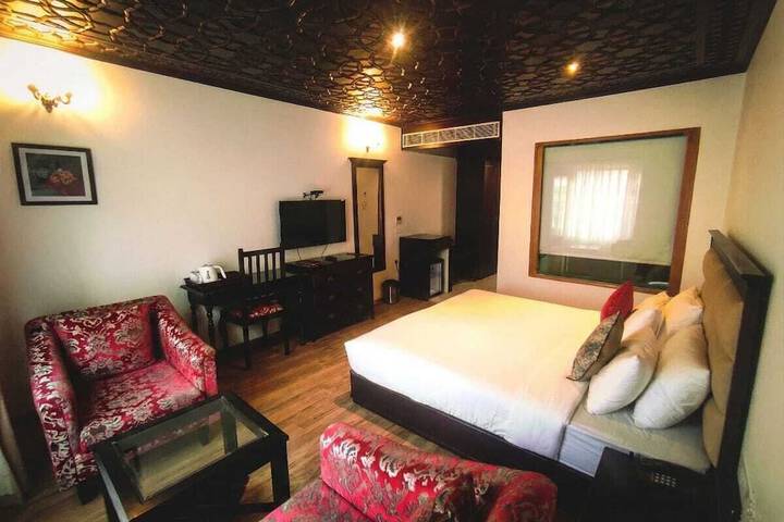 Room 8 of 30