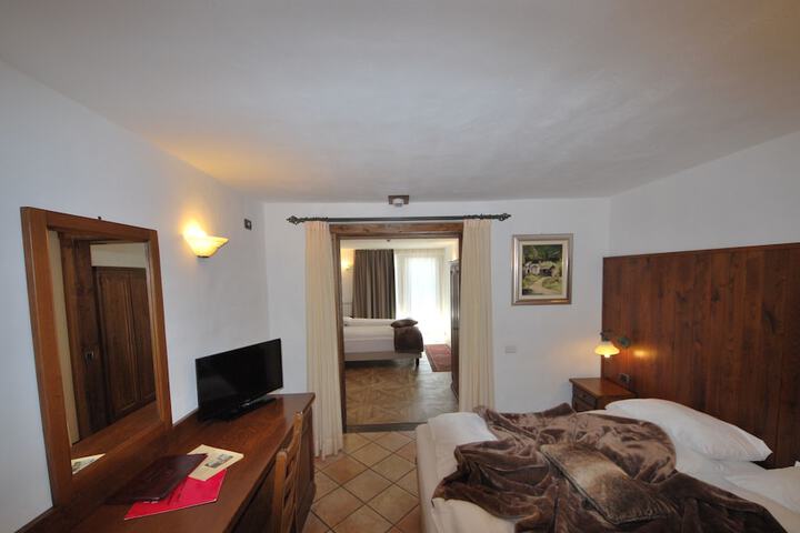Room 16 of 66