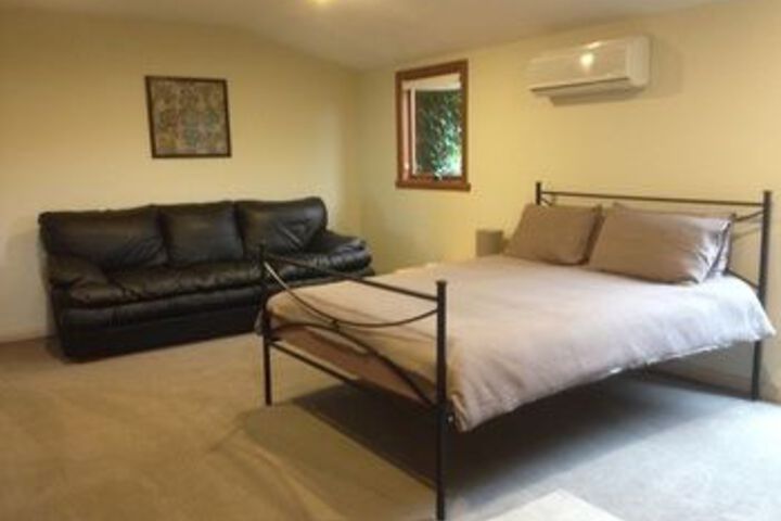 Room 8 of 24