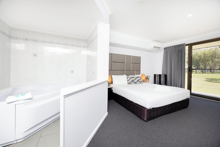 Room 17 of 29