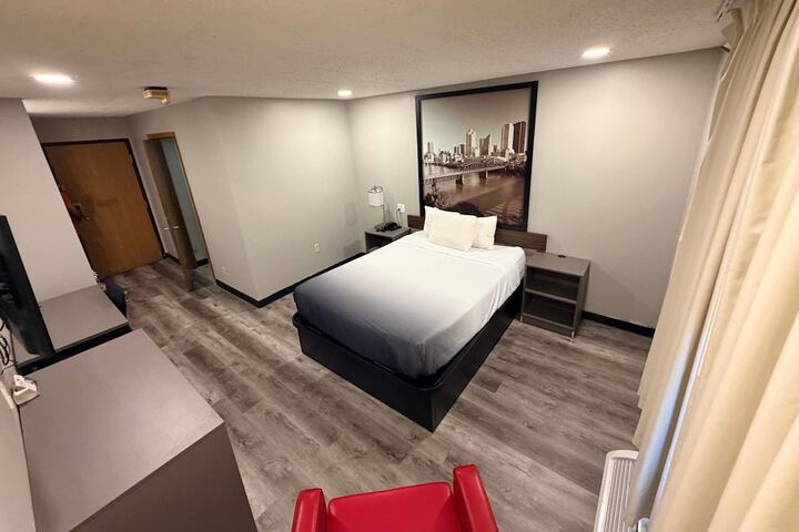 Room 43 of 90