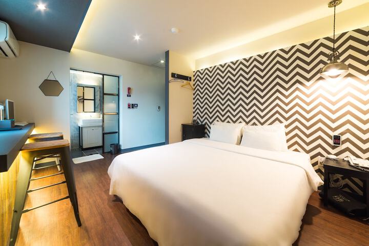 Room 18 of 62