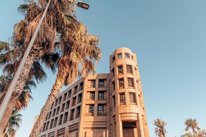 Seven TLV