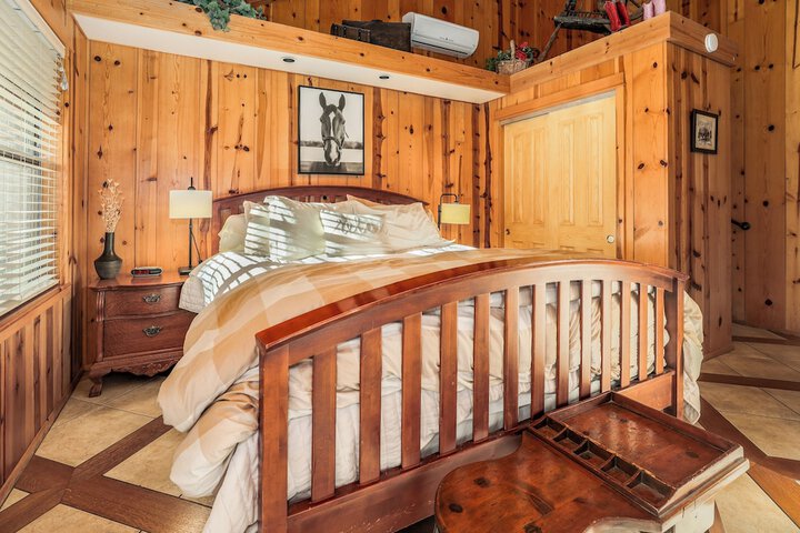 Room 4 of 35