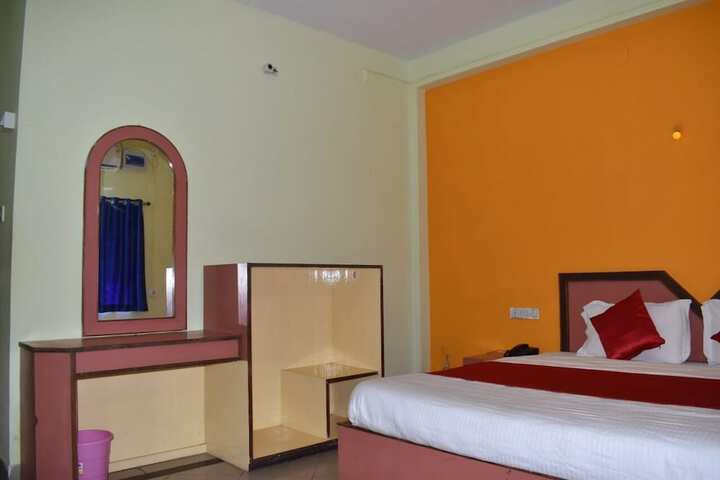 Room 6 of 14
