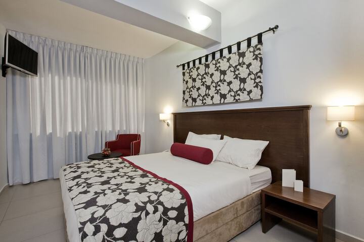 Room 3 of 45