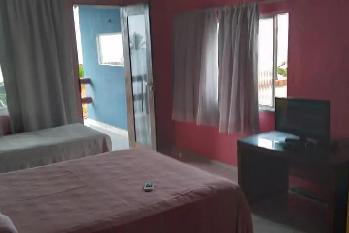 Room 5 of 12
