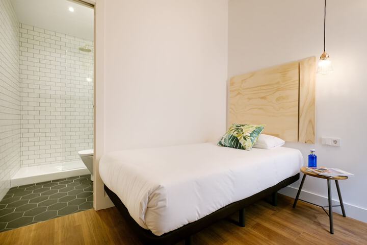 Room 4 of 67