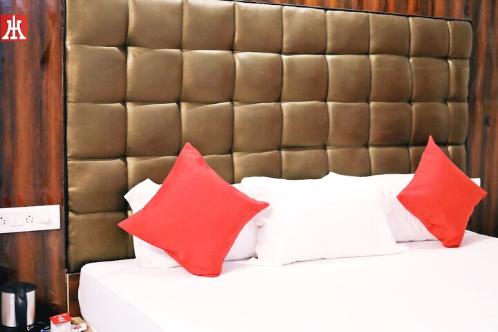 Room 3 of 17