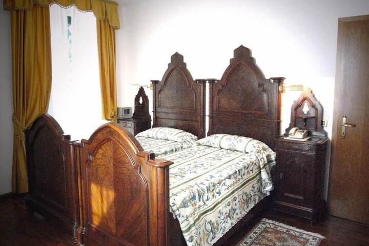 Room 16 of 65