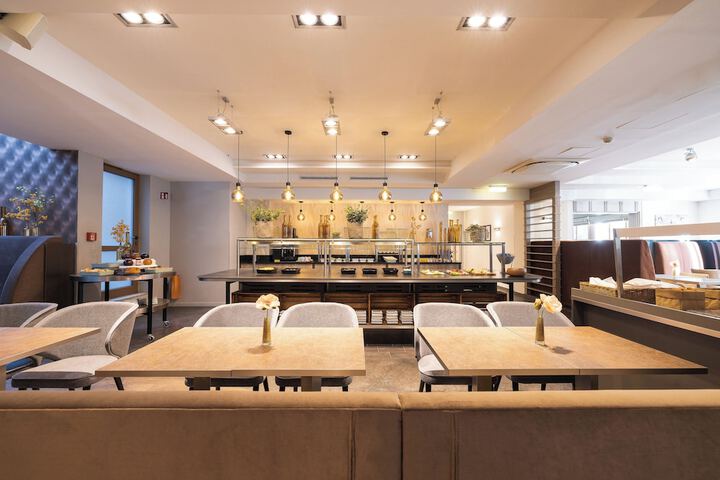 Breakfast area