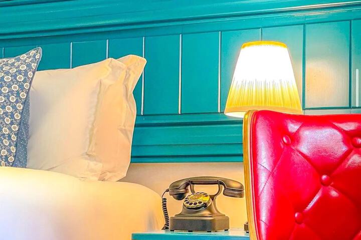 Room 27 of 107