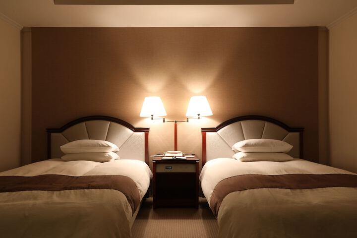 Room 6 of 40