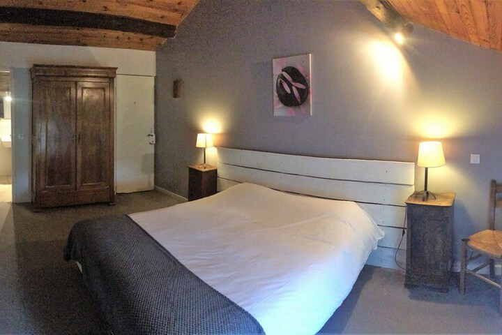 Room 8 of 10