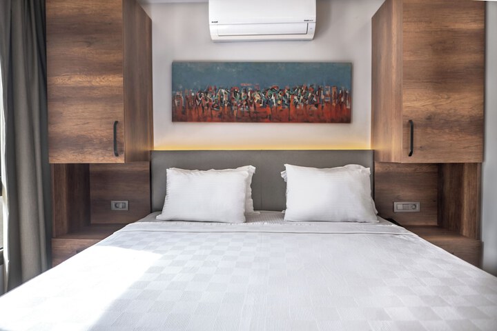 Room 65 of 169