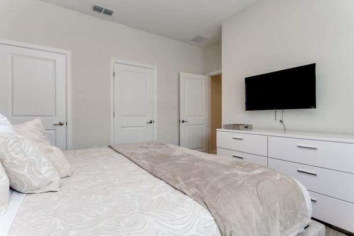 Room 2 of 64