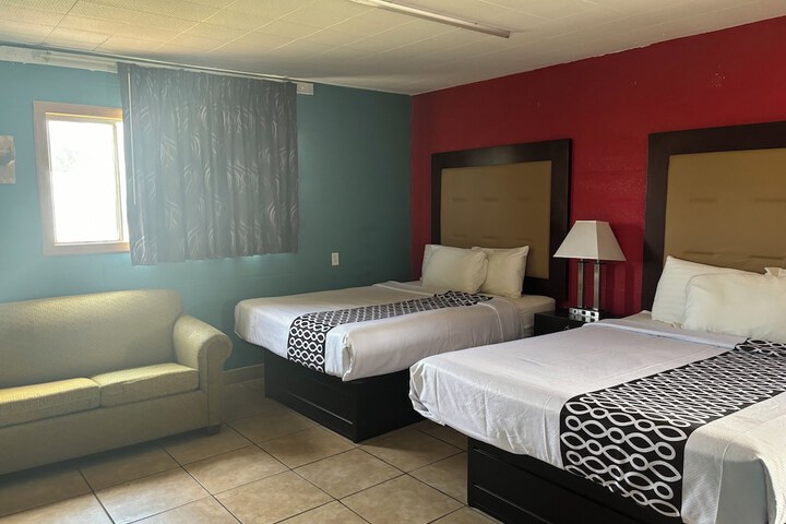 Standard Single Room 1 King Bed (1 of 12)