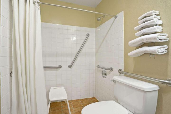 2 Double Beds (6 of 7)