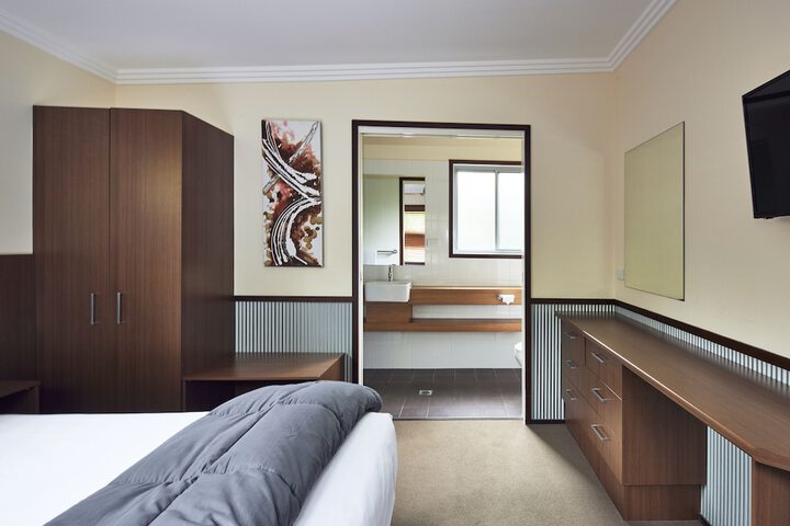 Room 73 of 137
