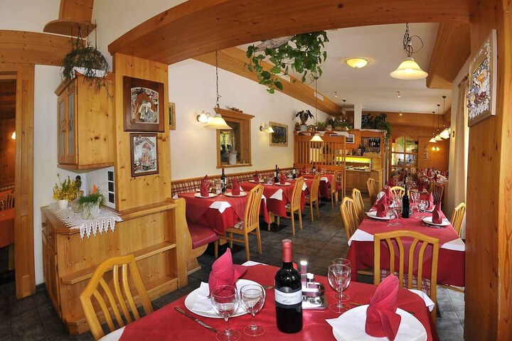 Dining Photos