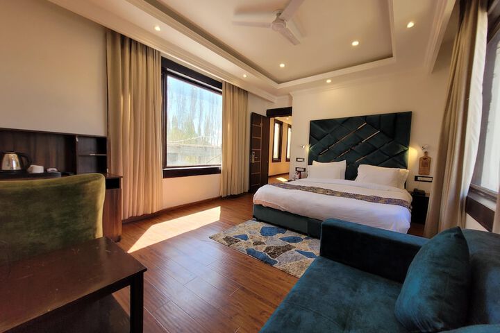Room 8 of 20