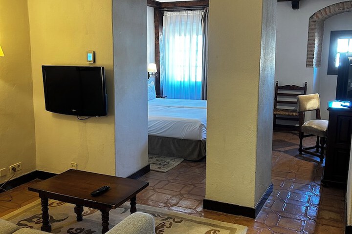 Room 4 of 49