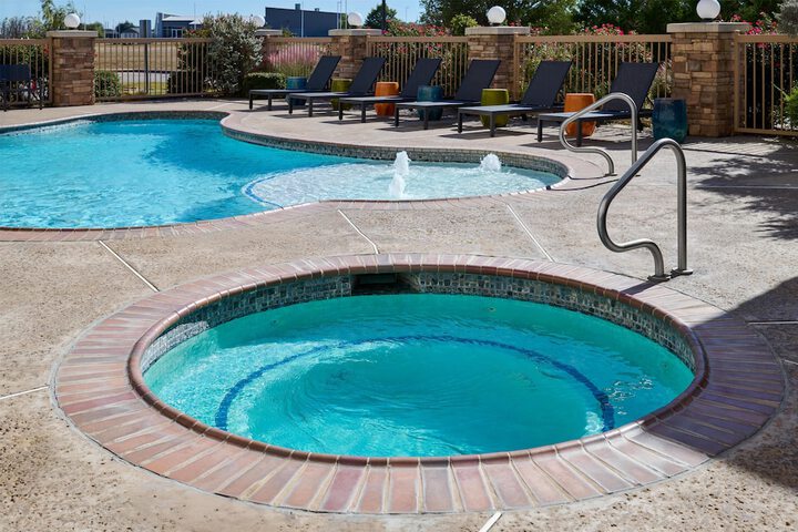 Hotel with Pool