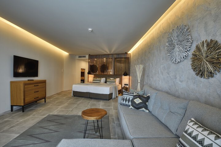 Room 6 of 70