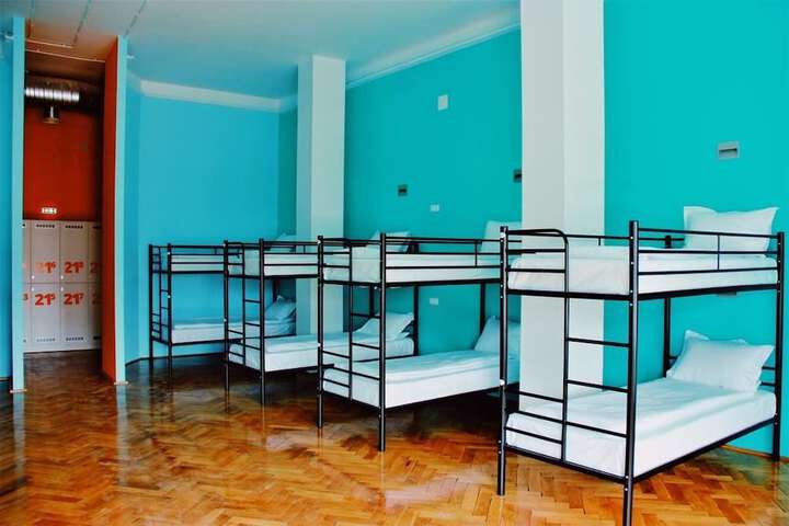 Room 12 of 40